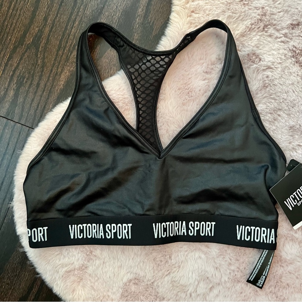 NWT Victoria secret “the player” racer back sport bra